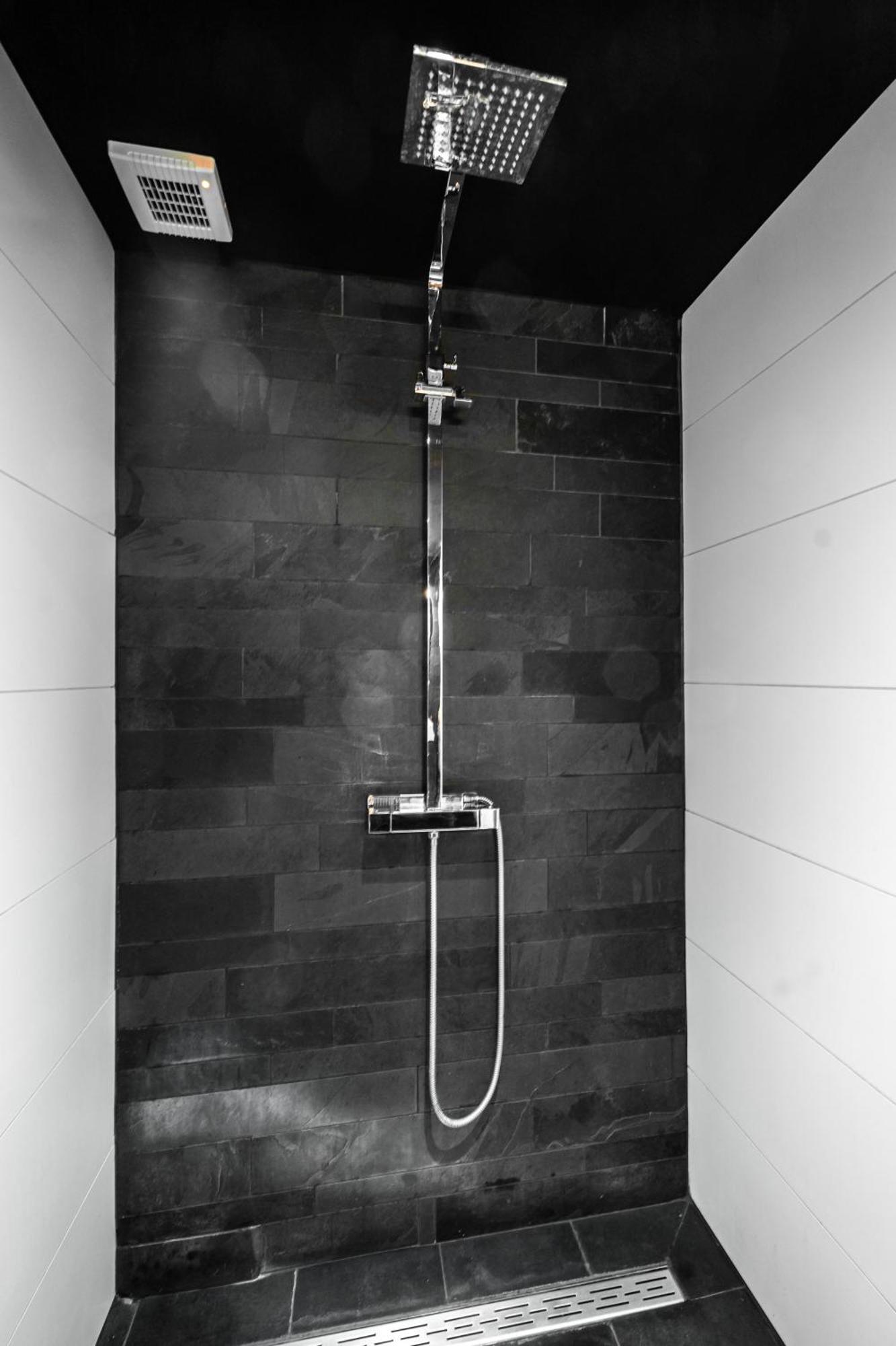 De Luxe Bed &Wellness Villa 's-Hertogenbosch  Bagian luar foto